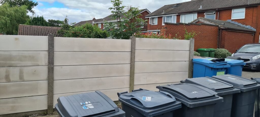 Fence fitters in Manchester